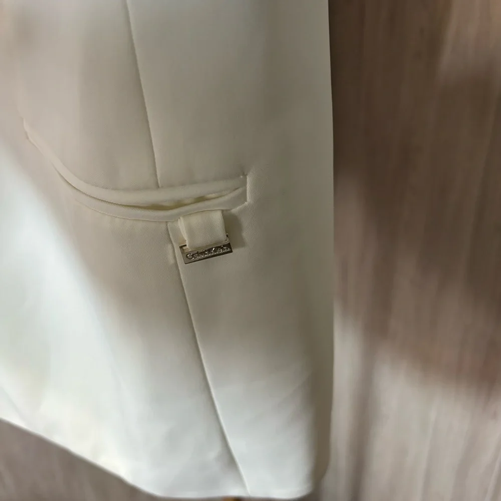 Calvin Klein Women's Cream Sleeveless Vest Blazer